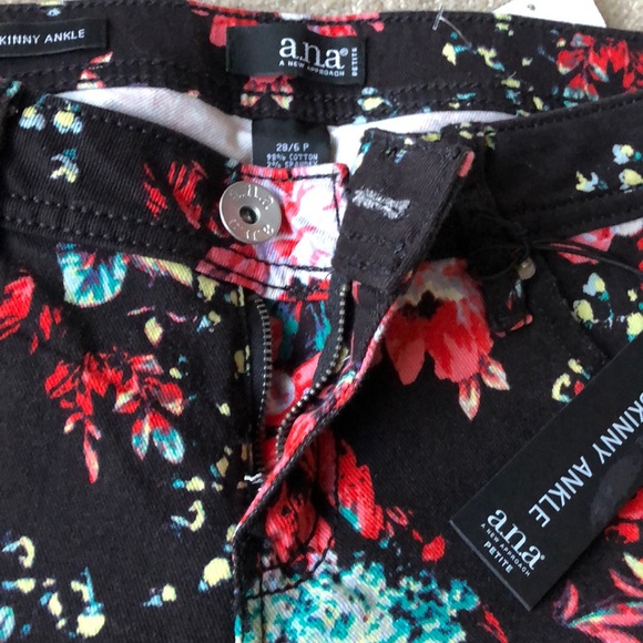 Floral skinny ankle pants/jeans, stretchy material - Picture 7 of 11